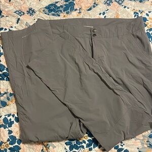 Womens Columbia omnishield pants with button up bottom